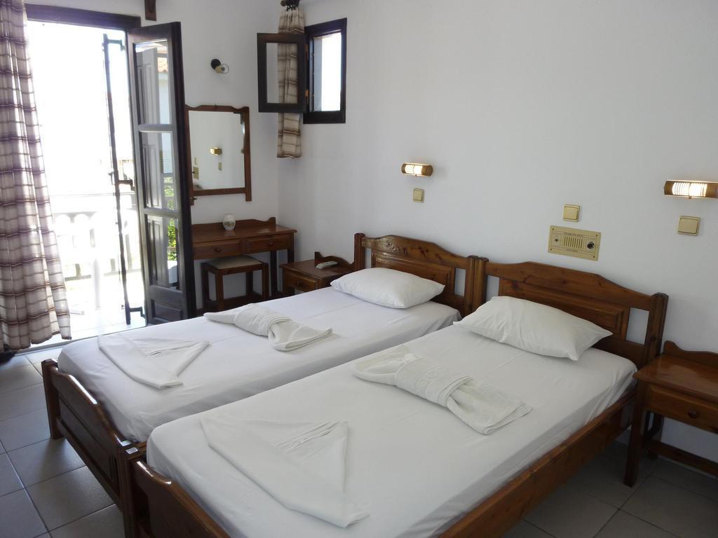Golden Sun Hotel Кокари Стая снимка